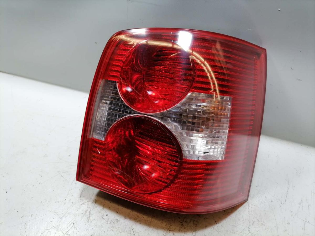 VW Passat 3BG Rücklicht Rückleuchte Schlussleuchte rechts Kombi Bj.2001